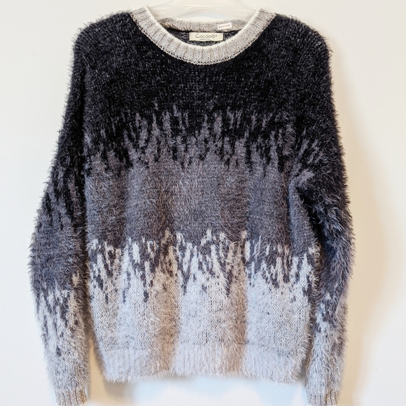 COCOGIO Crew Neck Sweater - Picture 2 of 9